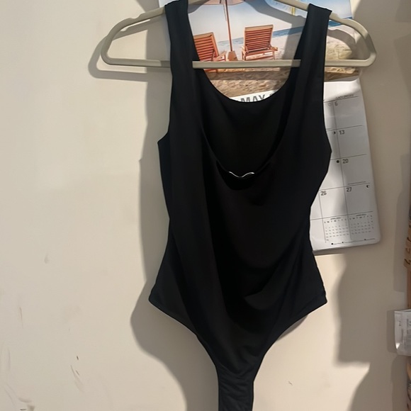 This bodysuit no longer fits me. - Picture 2 of 2